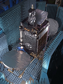MEASAT-3a im Test bei OSC in Dulles
(Bild: Orbital Sciences Corporation (OSC))