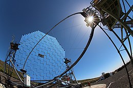 Auf der Kanareninsel La Palma forschen die Dortmunder Physikerinnen und Physiker an den MAGIC-Teleskopen
(Bild: Dominik Elsässer/TU Dortmund)