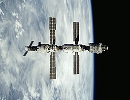 Die ISS im Jahr 2000. (Bild: NASA)