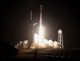 Falcon-9-Rakete startet mit der Crew-7 an Bord. (Foto: NASA/Joel Kowsky)