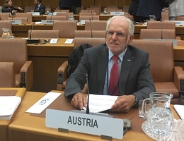 Dr. Rudolf Albrecht als technischer Experte der österreichischen Delegation bei einer Sitzung des UN-COPUOS. (Foto: ÖWF)