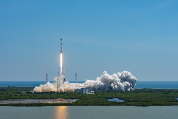 Falcon-9-Rakete startet mit Euclid an Bord. (Bild: ESA)