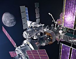 Lunar Gateway mit angedocktem Raumschiff Orion (künstlerische Darstellung) Im Rahmen des Artemis-Programms der NASA ist die Mondorbitalstation „Lunar Gateway“ geplant. Europa ist bei der Rückkehr zum Mond ein zentraler Partner. Wesentliche Beiträge sind das Internationale Habitat I-HAB als ein zentrales Modul der geplanten Mondorbitalstation sowie das European Service Module (ESM) als missionskritisches Element des Orion-Raumschiffs (links unten). (Grafik: NASA)