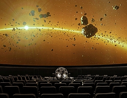 Planetariumssaal während Programm. (Bild: SPB / Natalie Toczek)