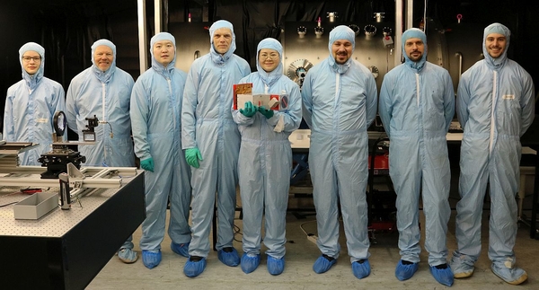 Stolz auf ihren Erfolg mit dem SHI: das Team des Instituts der Stratosphäre und der Bergischen Universität Wuppertal. (Foto: Forschungszentrum Jülich / Martin Kaufmann)