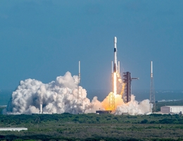 Falcon 9 startet mit ASTRA 1P an Bord. (Photo: Business Wire)