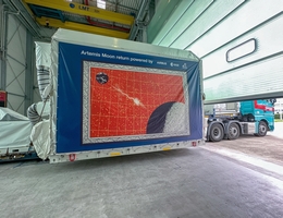 ESM-3 im Transportcontainer. (Bild: Airbus)