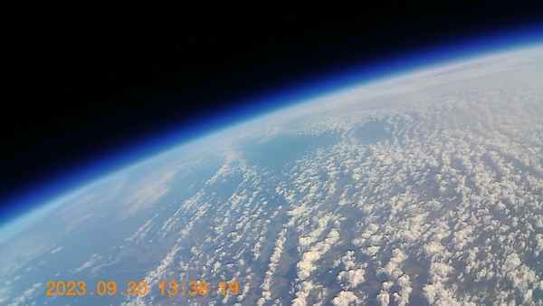 Blick auf die Erde beim Testflug der CHAOS Junior am 30. September 2023. (Bild: CHAOS, Uni Kiel)