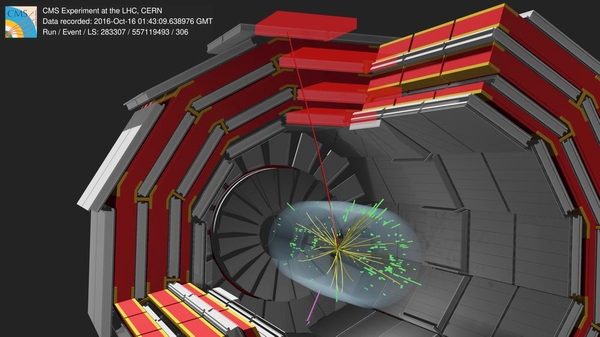 So sieht eine Kollision mit W-Boson im CMS-Detektor aus: das W-Boson zerfällt in ein Myon (rote Linie) und ein Neutrino, das dem Nachweis entgeht (rosa Pfeil) - künstlerische Darstellung. (Bild: CMS/CERN)