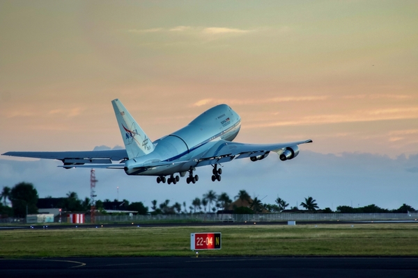 Die fliegende Sternwarte SOFIA beim Take Off zu einem Beobachtungsflug. (Foto: Florian Behrens / DSI)